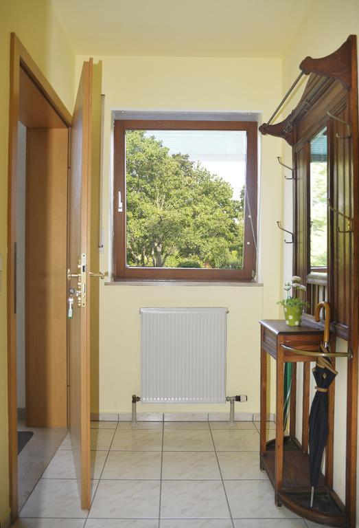 Ferienwohnung Unter Dem Schwalbennest Вахенхайм-ан-дер-Вайнштрасе Номер фото